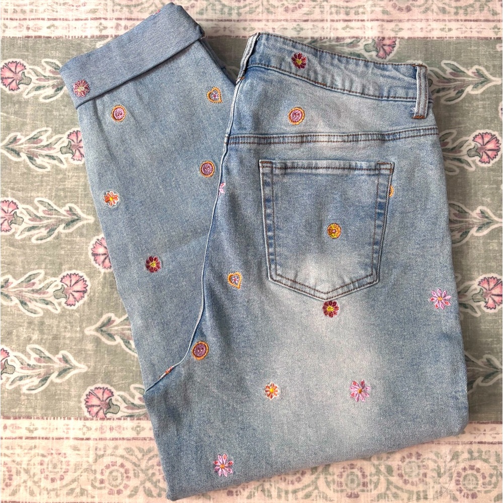Love, Fire | Straight Leg Floral Embroidered Jeans | Size 15